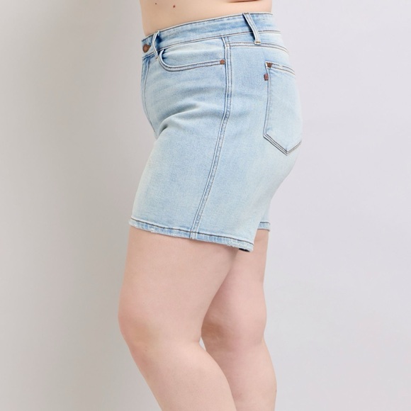 Judy Blue Full Size 2 Button Denim Shorts with Pockets Plus Size - Picture 12 of 16